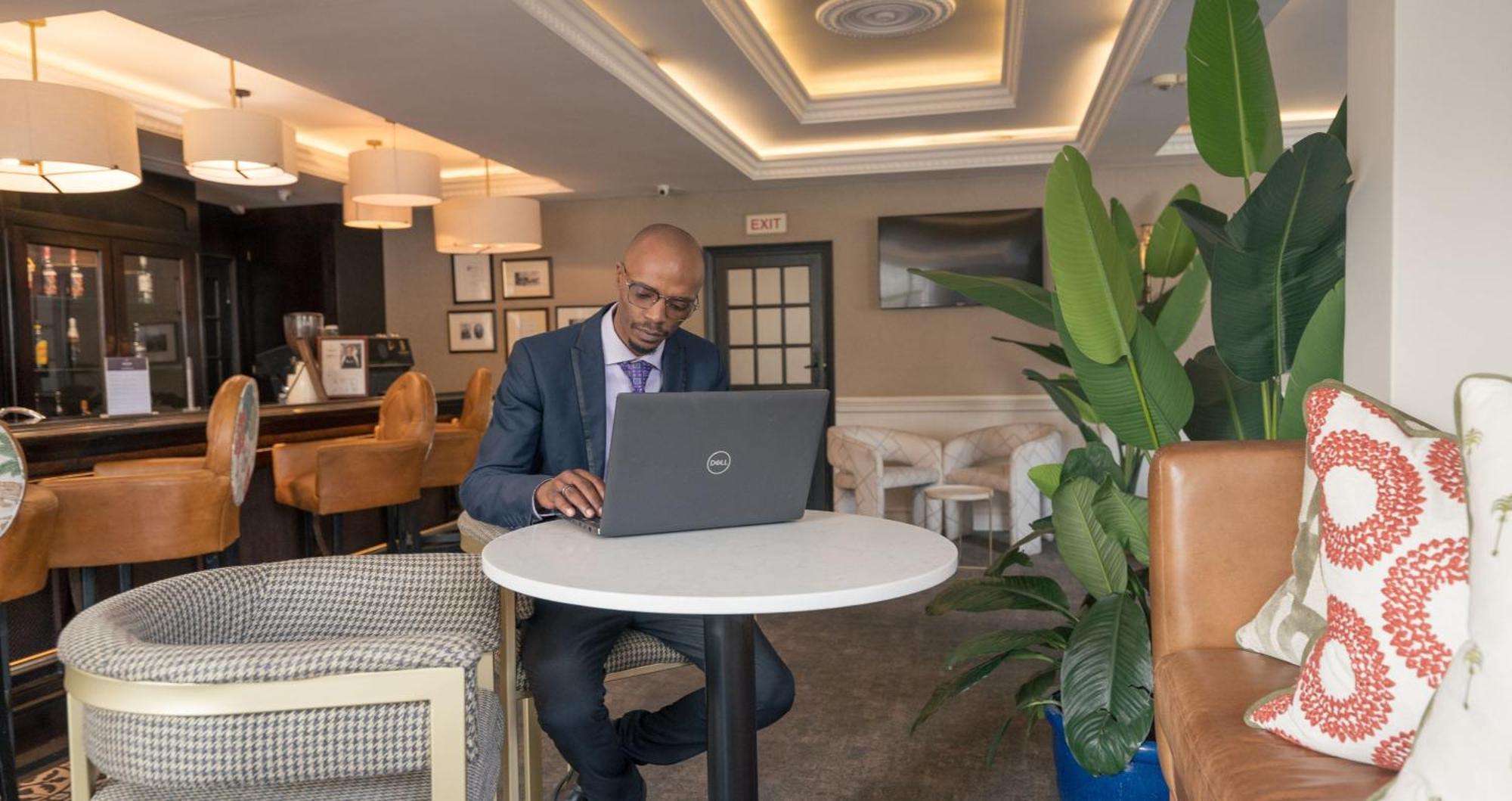 Anew Hotel Hilton Pietermaritzburg Экстерьер фото