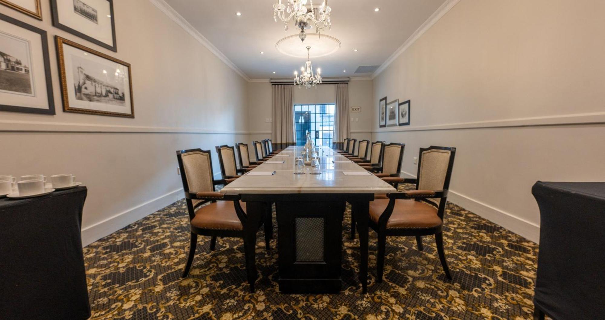 Anew Hotel Hilton Pietermaritzburg Экстерьер фото